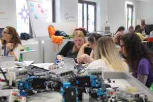 Getting ready for EU Code Week 2019: new online course for teachers, an extended repository of handy materials and a revamped website