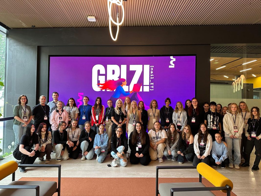 Girlz Nail IT - Microsoft Development Center Prague